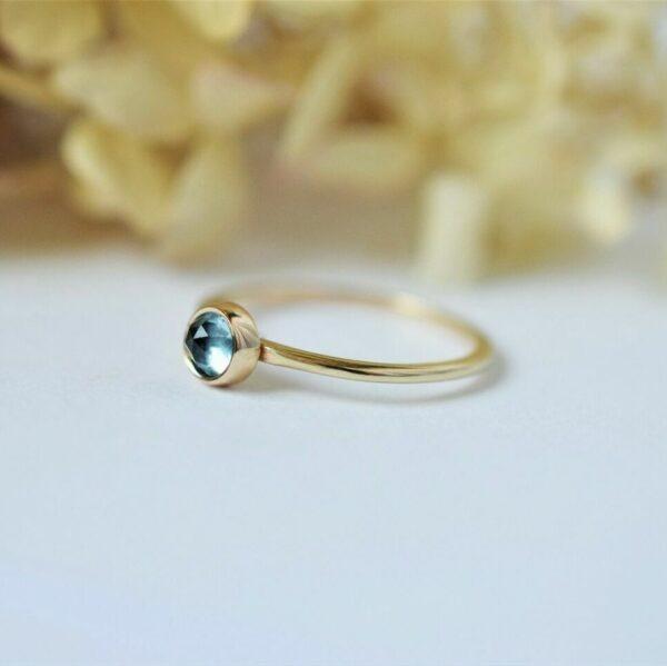 złoty mały z topazem