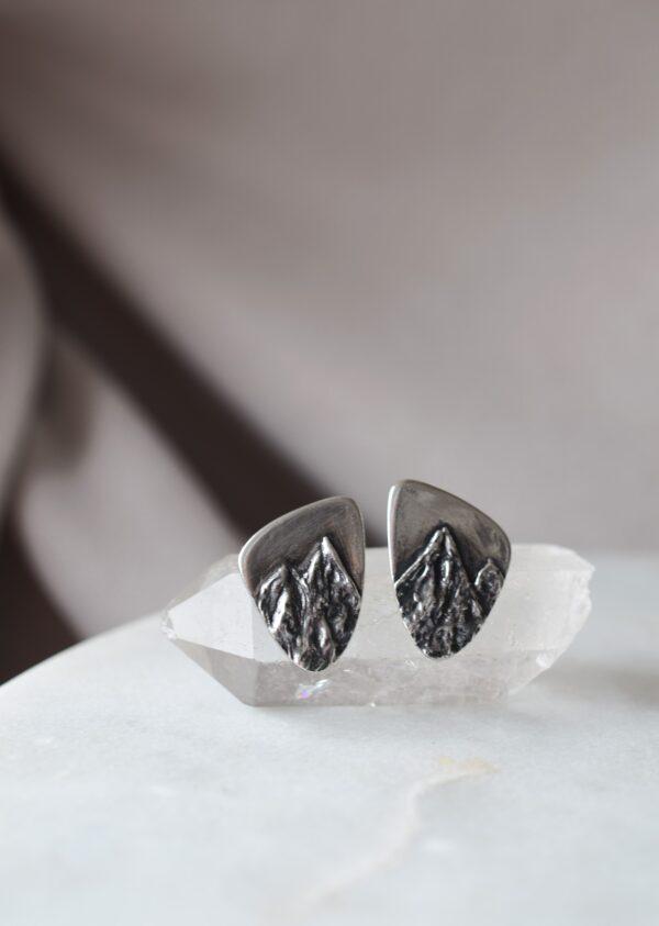 Srebrne kolczyki z górami