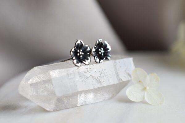 Srebrne kolczyki Flowers