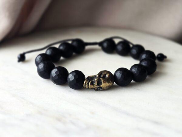 Męska regulowana bransoletka z turmalinem i czaszką